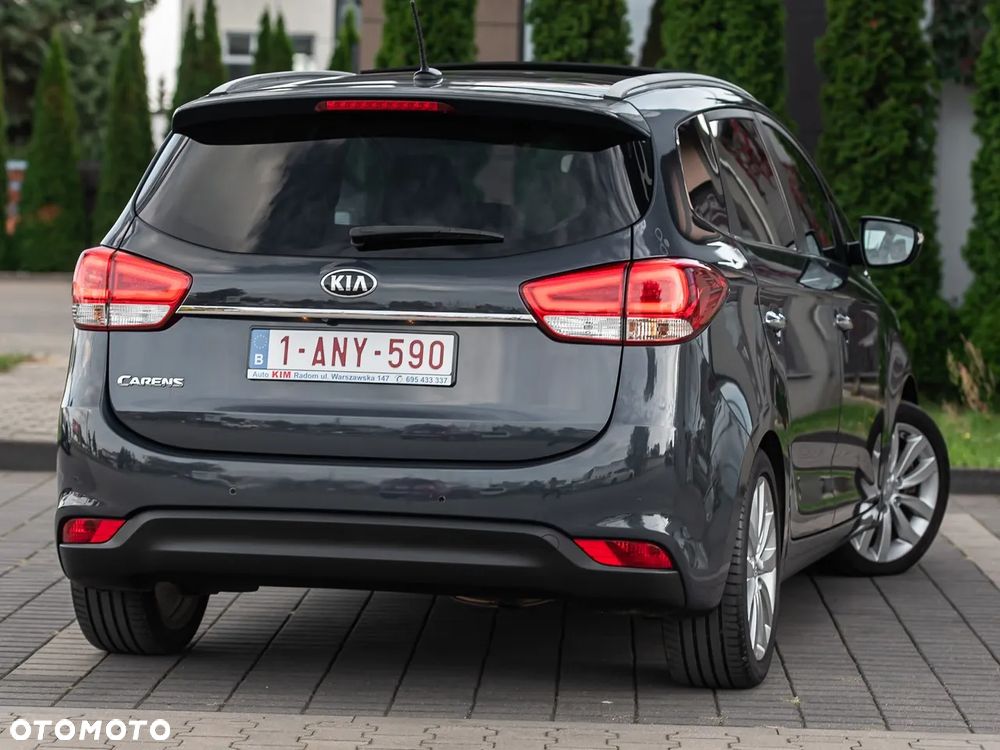Kia Carens - 12