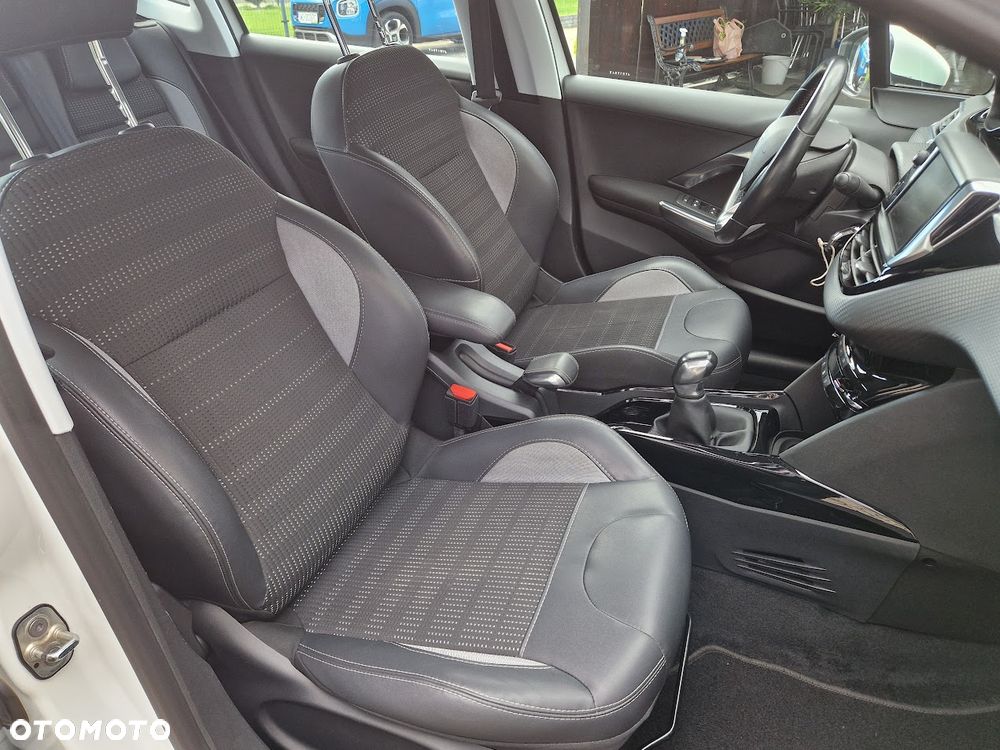 Peugeot 2008 PureTech 110 Stop&Start Allure - 16