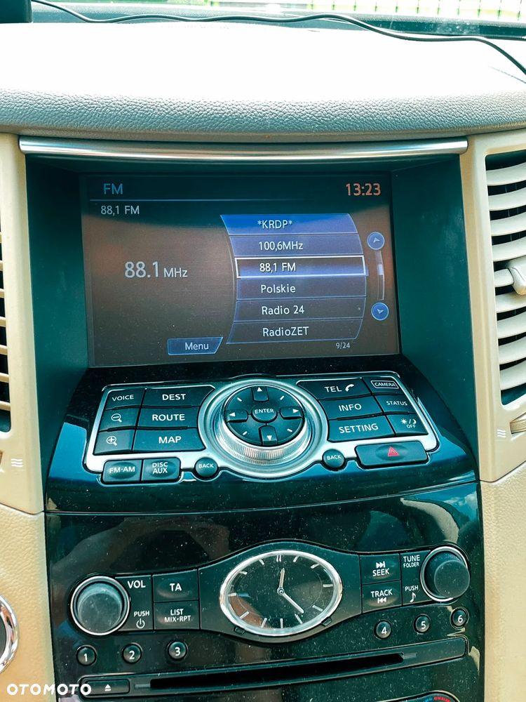 Infiniti QX70 3.7 S - 13