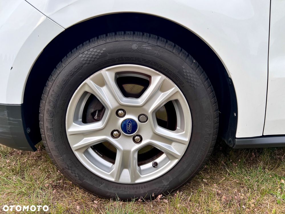 Ford Transit Courier - 25