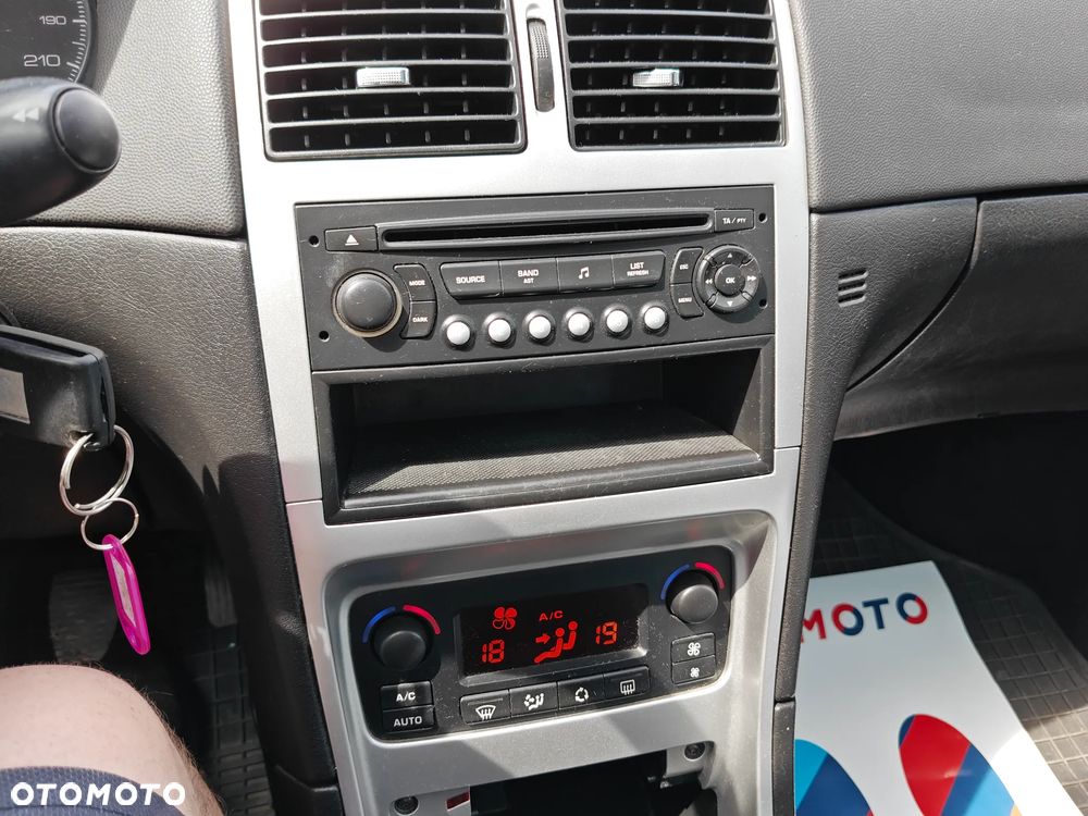 Peugeot 307 HDi 135 Premium - 25