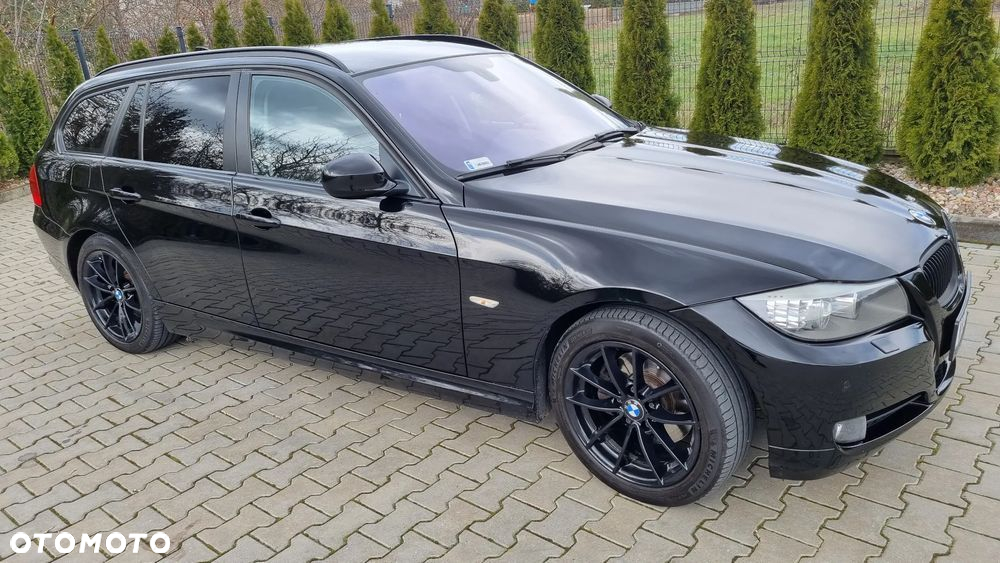 BMW Seria 3 318d Touring - 3