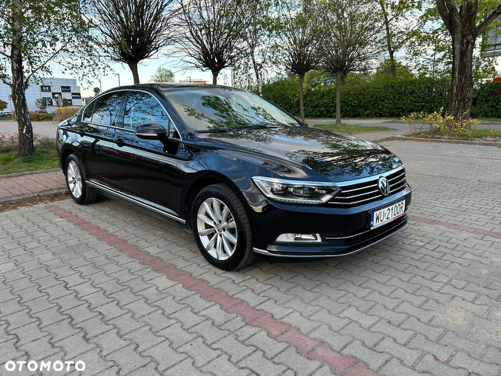 Volkswagen Passat - 1