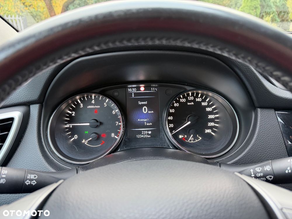 Nissan Qashqai - 25