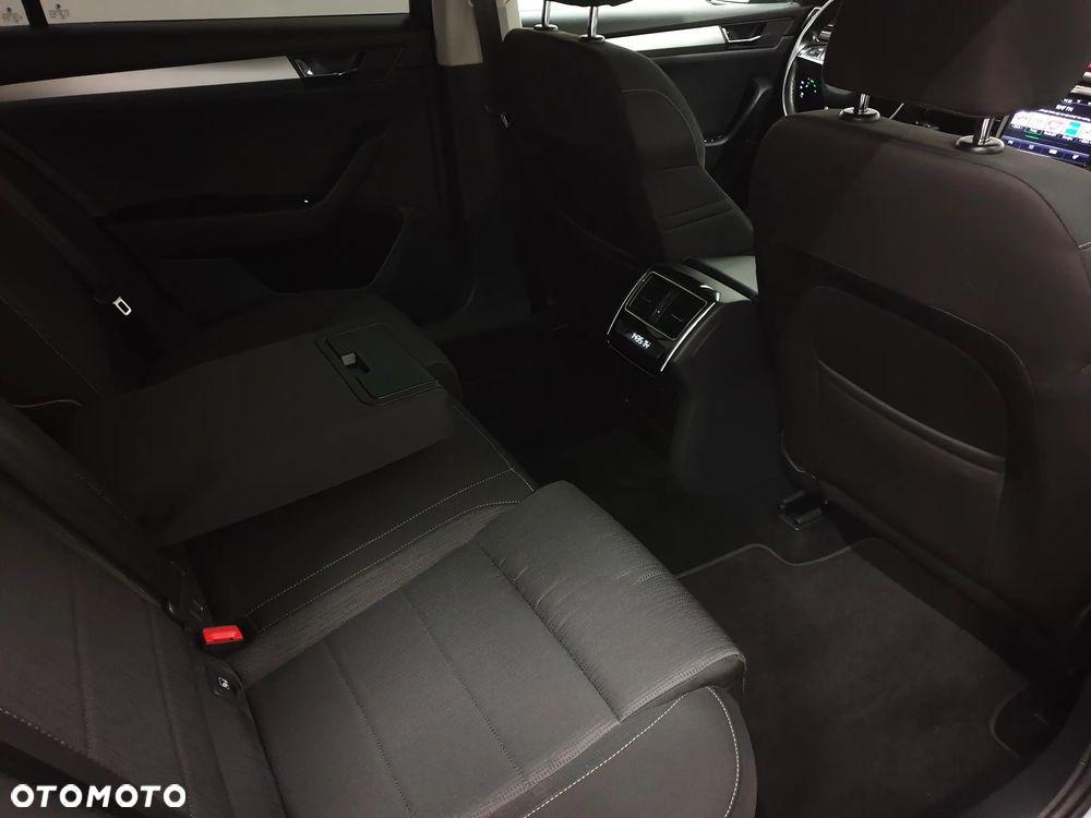 Skoda Superb 2.0 TDI Style - 40