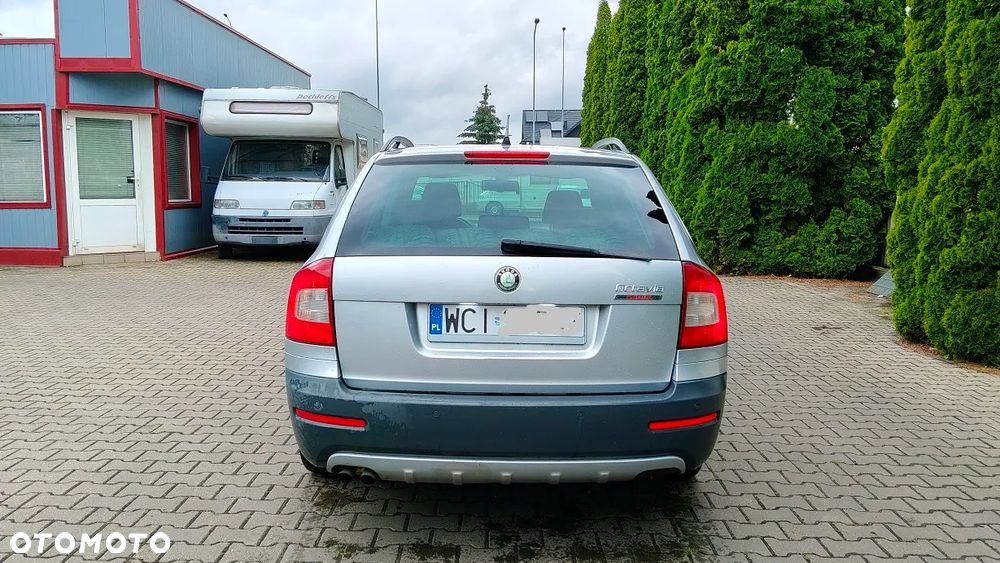 Skoda Octavia 2.0 TDI DPF 4x4 Elegance - 9