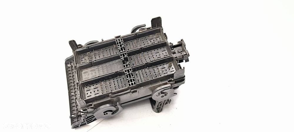 SKRZYNKA BEZPIECZNIKÓW CHEVROLET CORVETTE C7 - 2