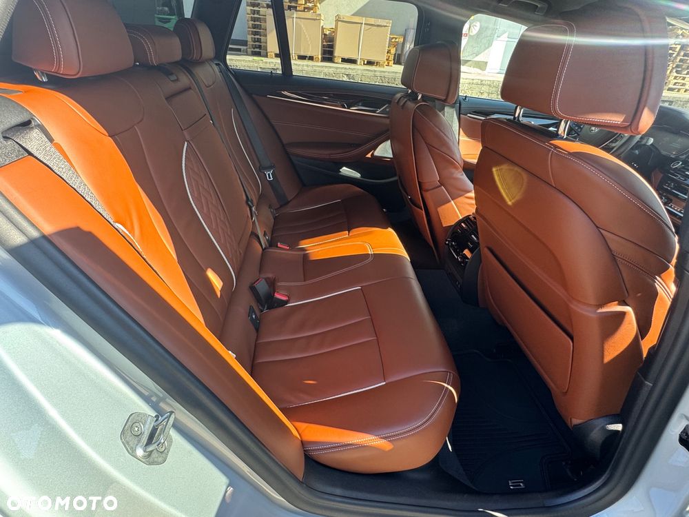 BMW Seria 5 540d xDrive - 23