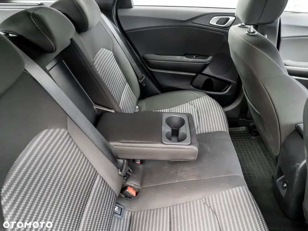 Kia Ceed 1.5 T-GDI M DCT - 23