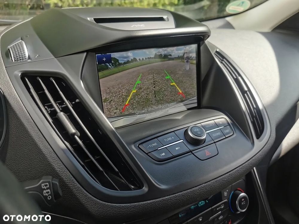 Ford Kuga 1.5 EcoBoost 2x4 Titanium - 13