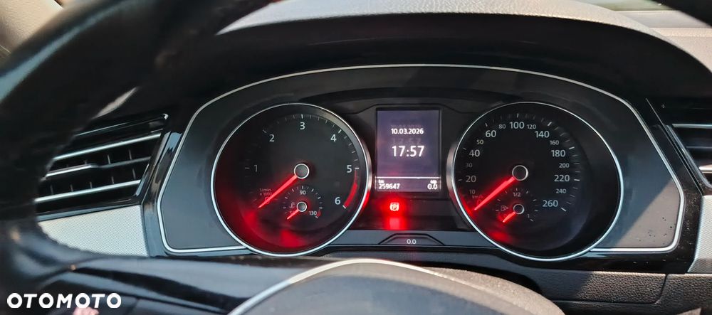 Volkswagen Passat - 19