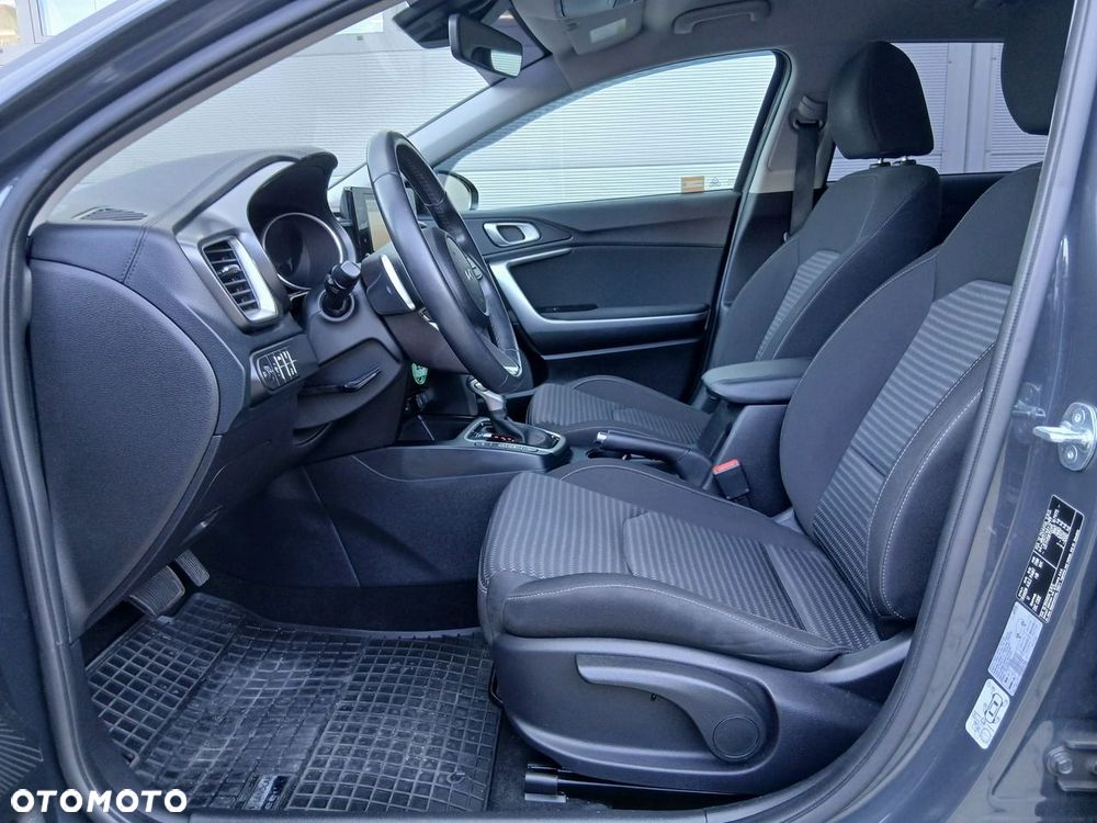 Kia Ceed 1.5 T-GDI M DCT - 11