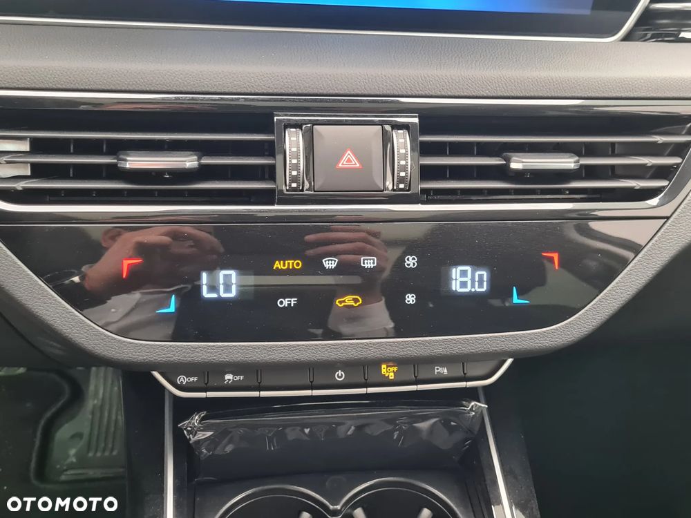 Hongqi HS5 2.0T AWD - 22