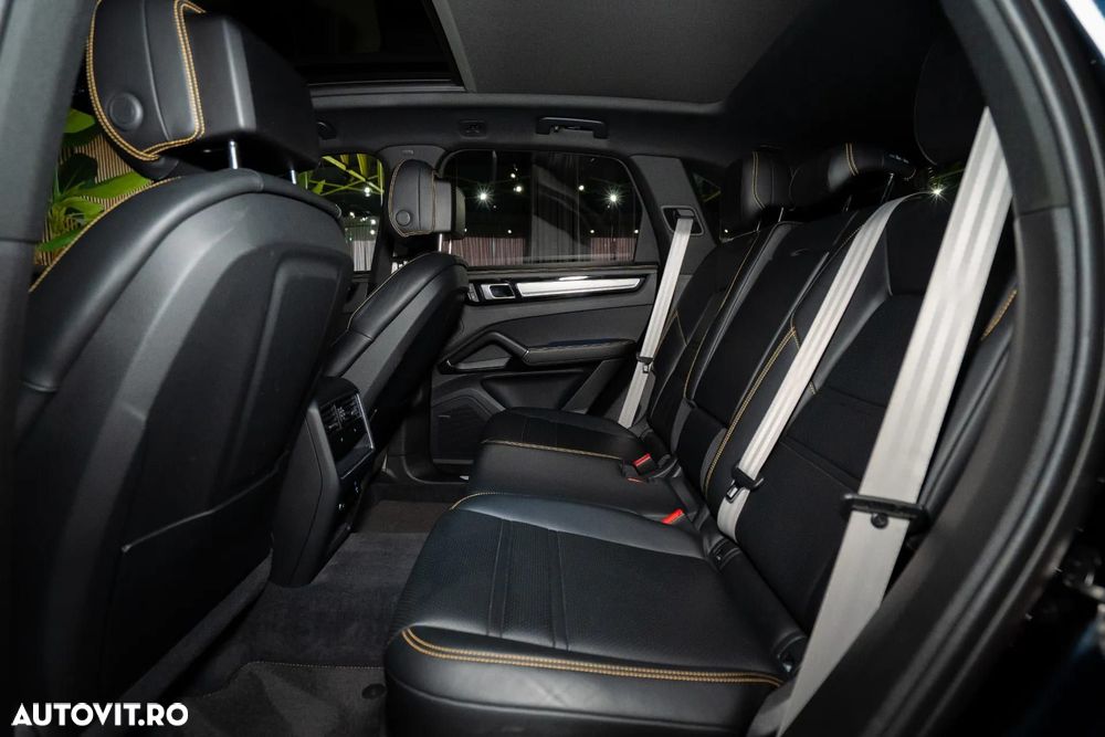 Porsche Cayenne - 28