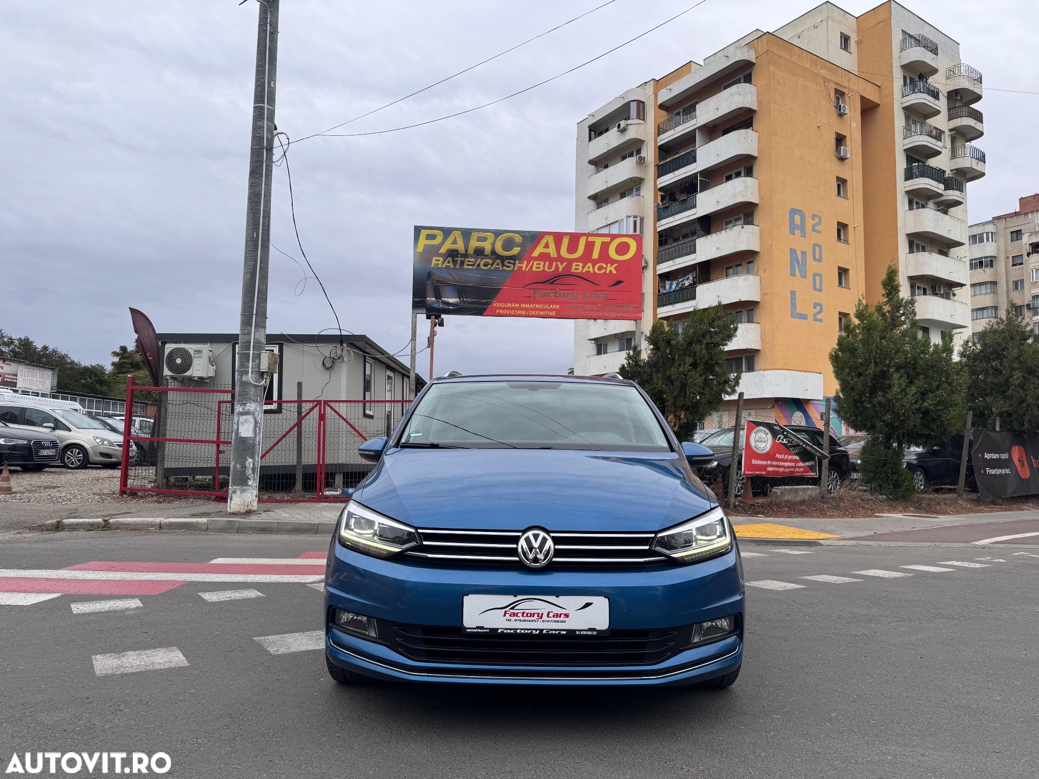 Volkswagen Touran 1.6 TDI DSG Highline - 6