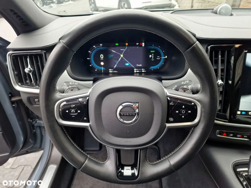 Volvo V90 T8 AWD Plug-In Hybrid R-Design - 37
