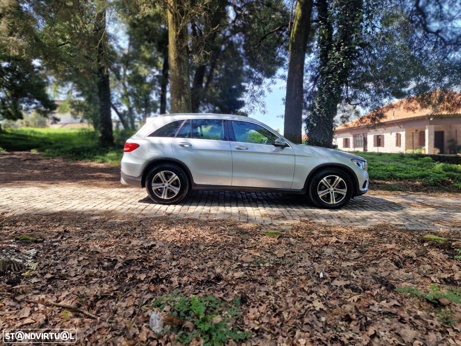 Mercedes-Benz GLC 220 d 4Matic 9G-TRONIC AMG Line - 29