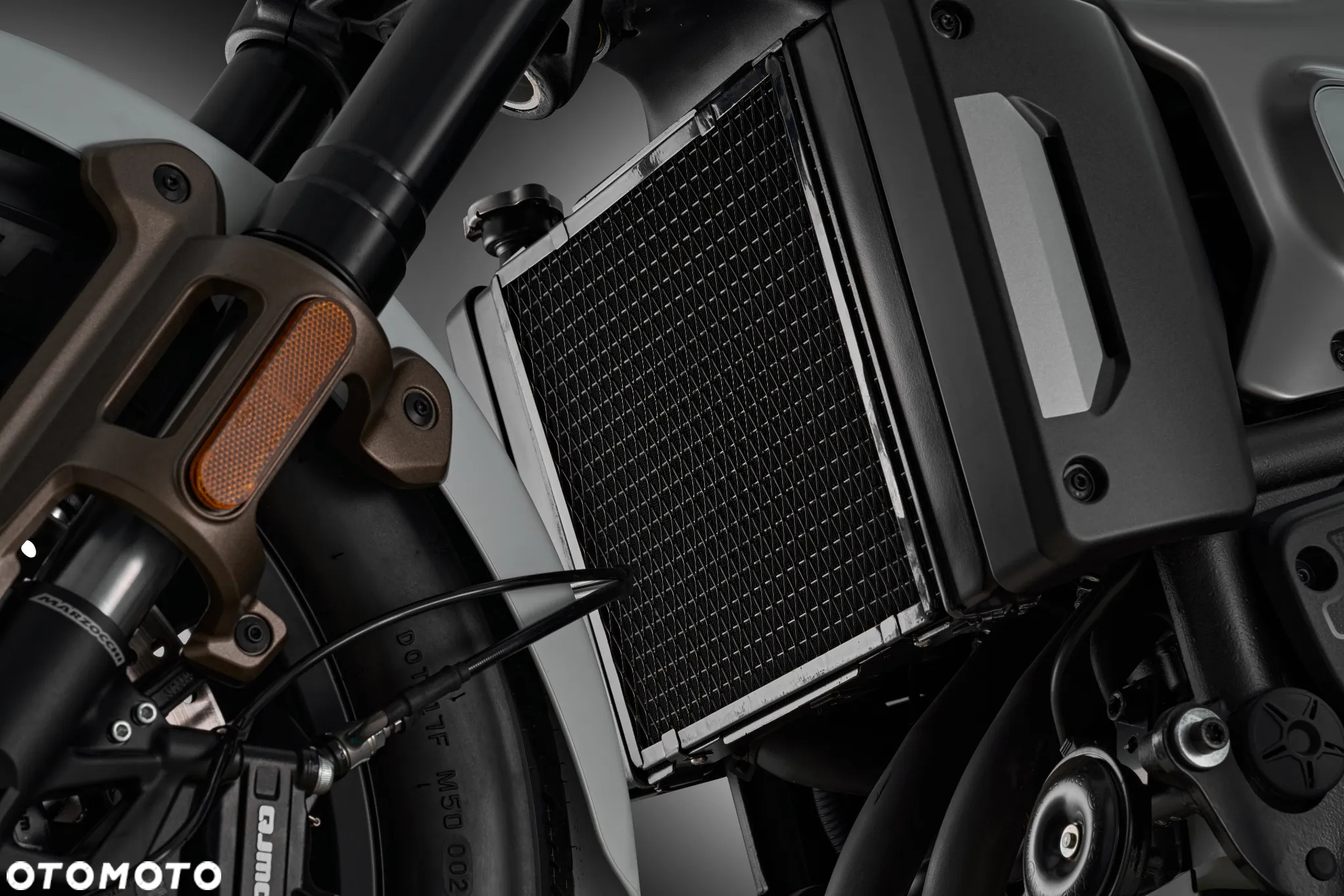 QJMOTOR SRV 700 - 10