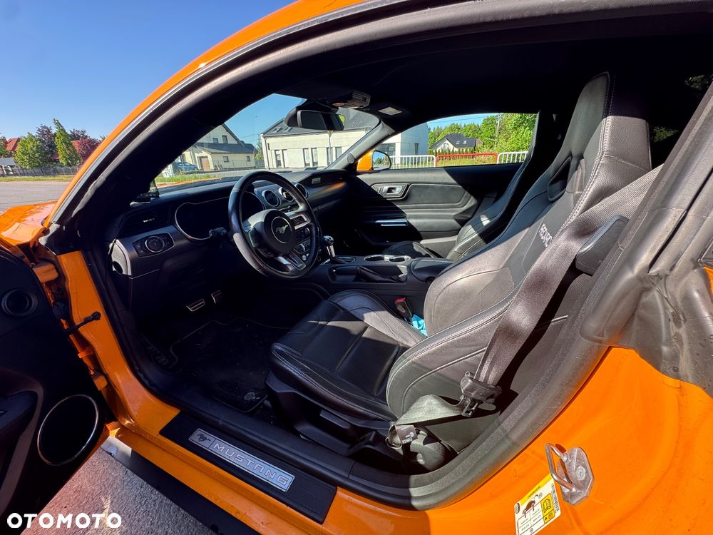 Ford Mustang - 6