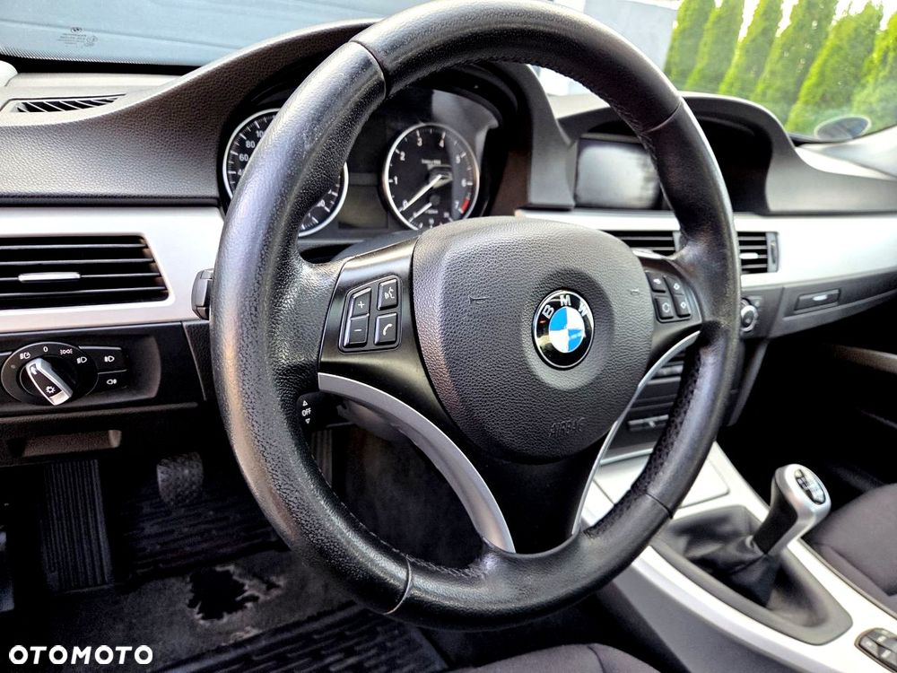 BMW Seria 3 - 24