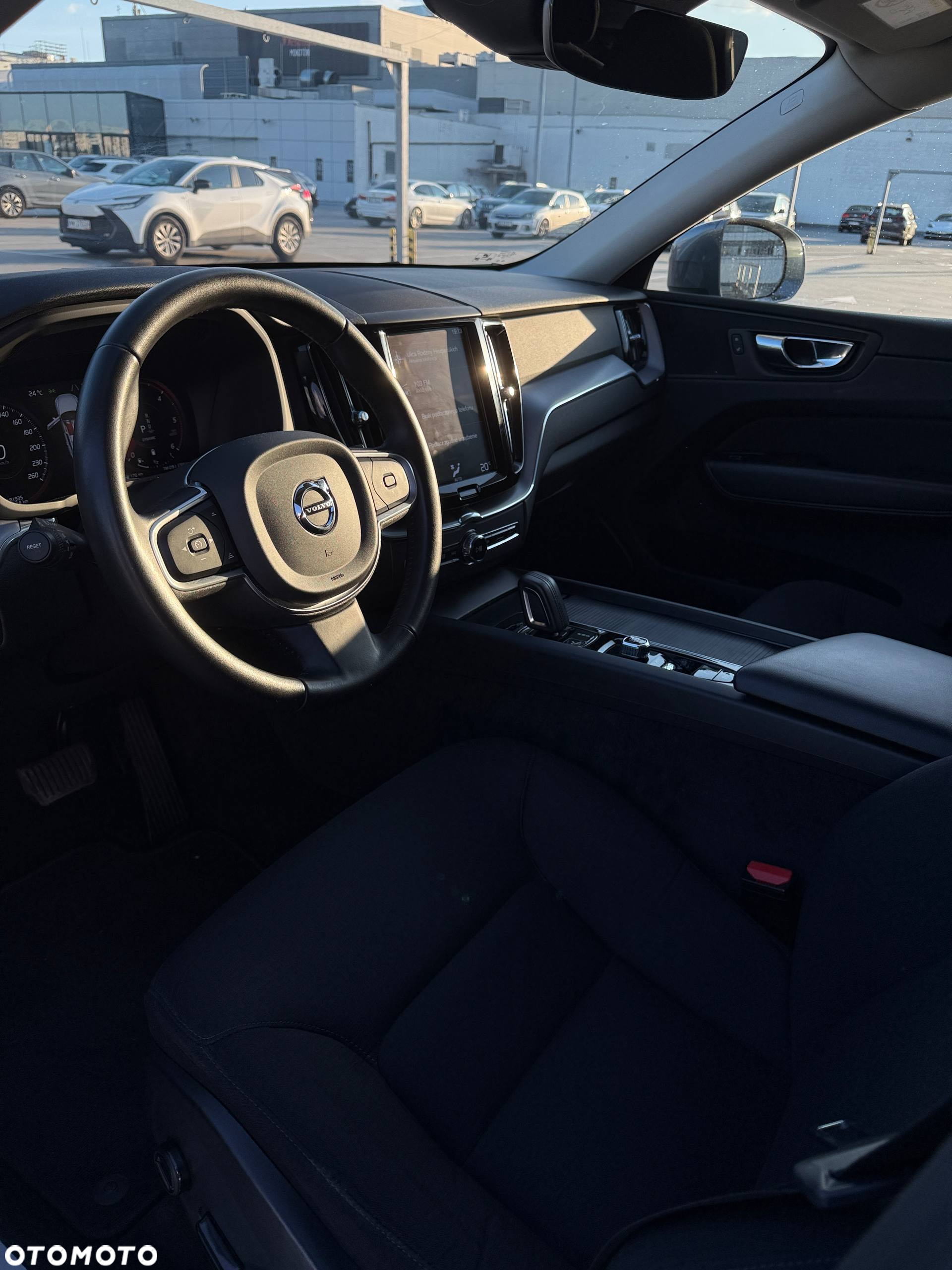 Volvo XC 60 B4 B Momentum Pro - 18