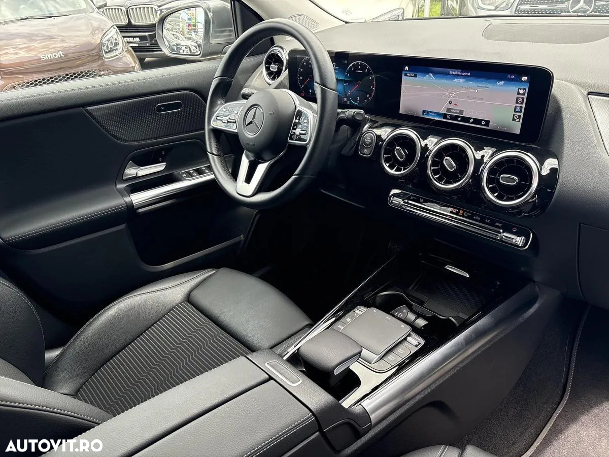 Mercedes-Benz GLA 200 4Matic 8G-DCT - 13