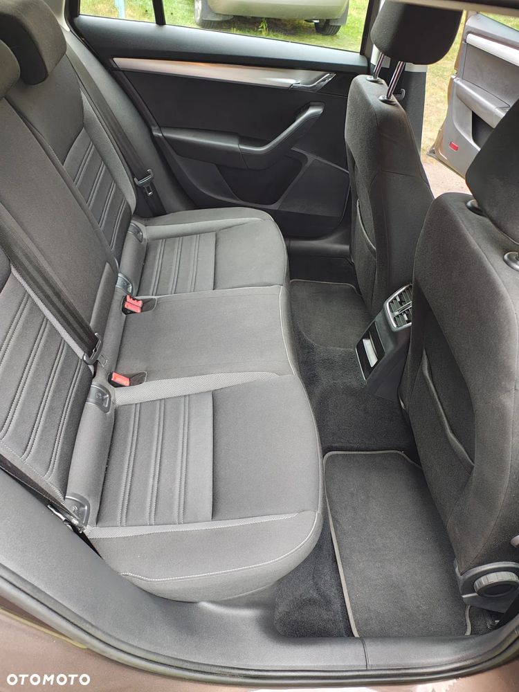 Skoda Octavia 1.4 TSI Ambition - 8