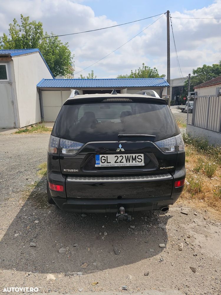 Mitsubishi Outlander - 10