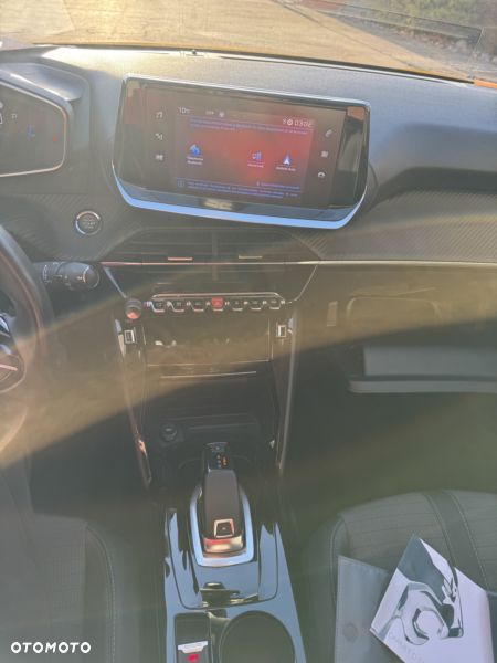 Peugeot 208 PureTech 100 EAT8 Allure - 9