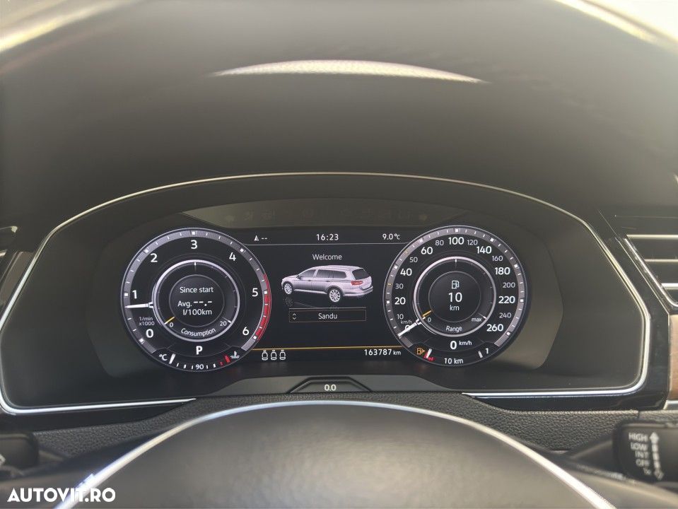 Volkswagen Passat - 12