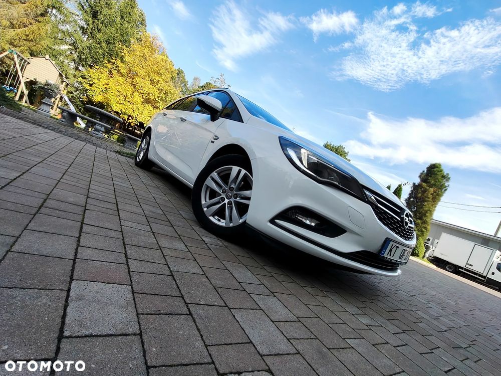 Opel Astra 2019 photo 2