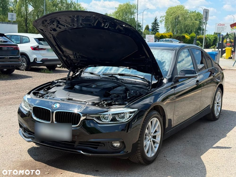 BMW Seria 3 320i GPF xDrive - 13