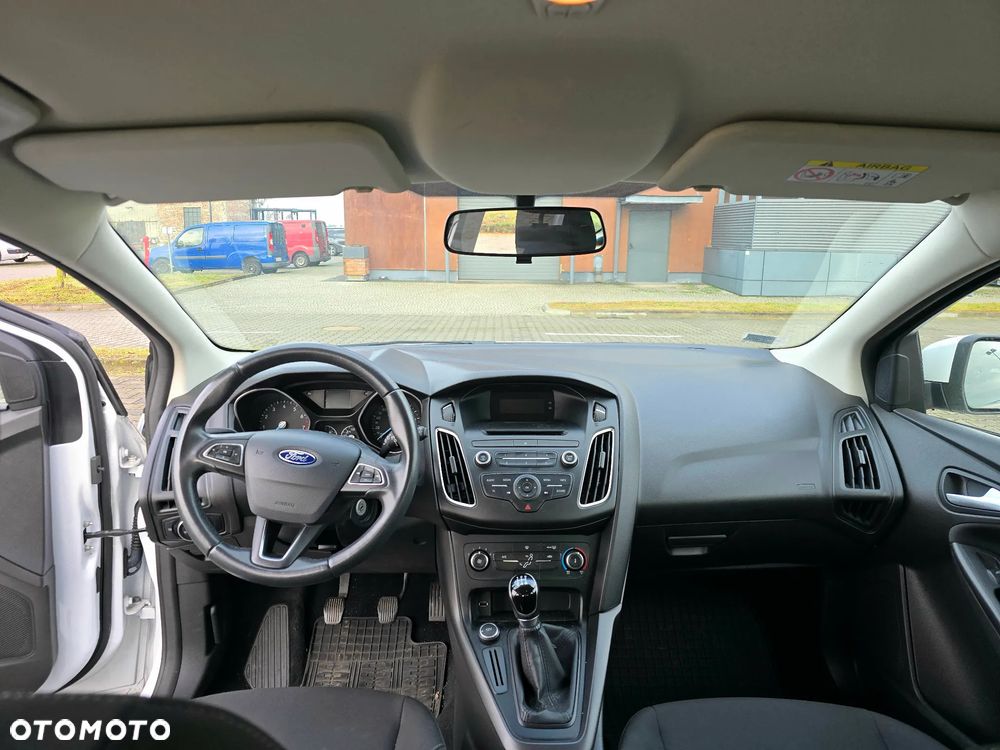 Ford Focus 1.6 Trend - 12