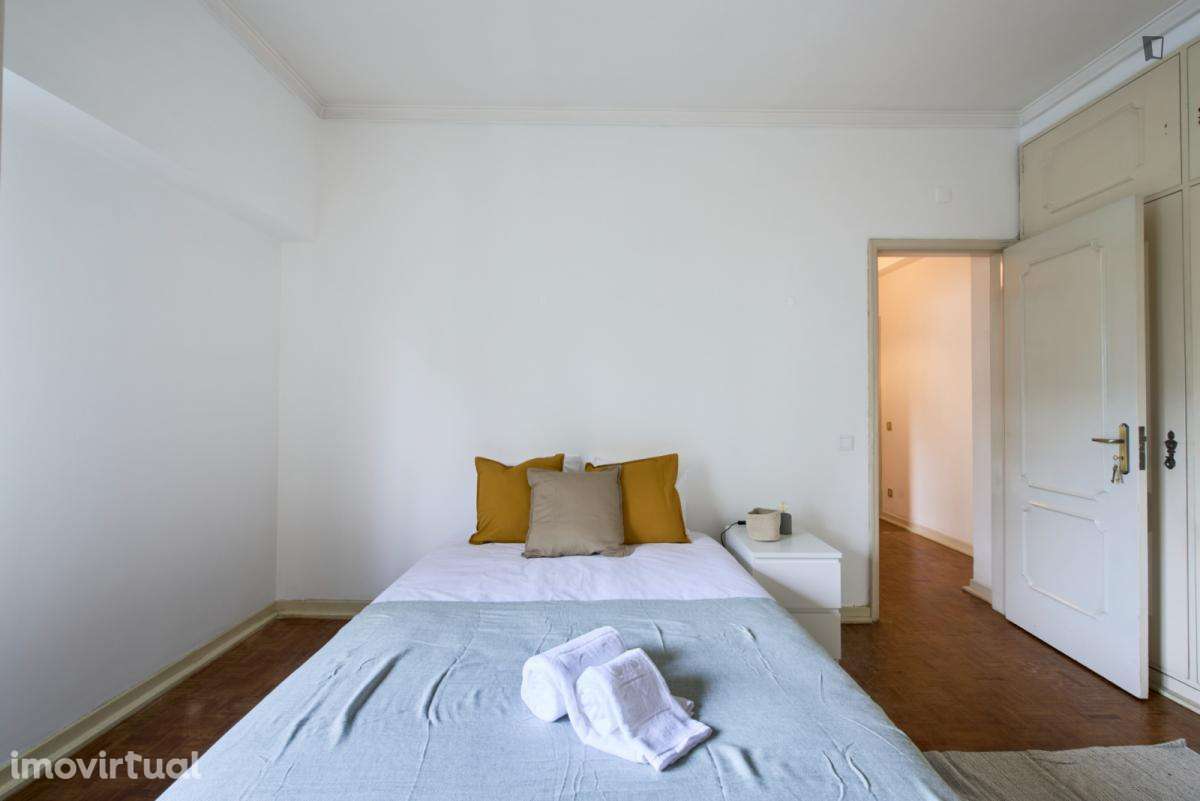 Quarto - localizado em Roma-Areeiro Lisbon - Grande imagem: 4/54