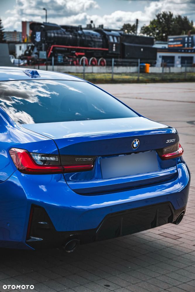 BMW Seria 3 330i M Sport - 5