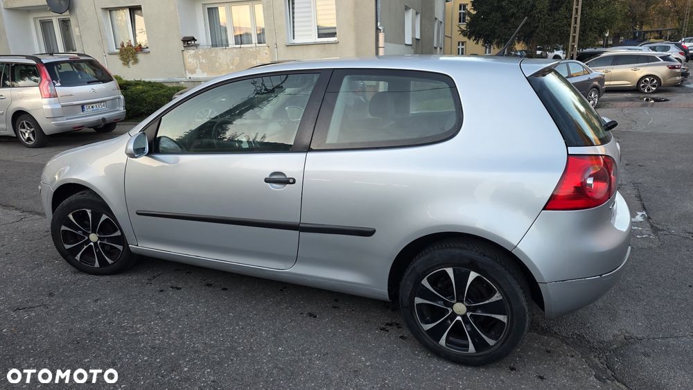 Volkswagen Golf - 5
