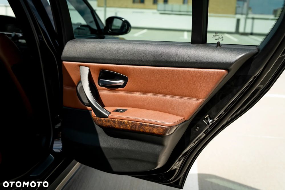 BMW Seria 3 - 38