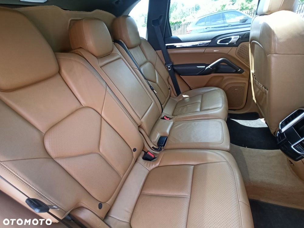 Porsche Cayenne - 10