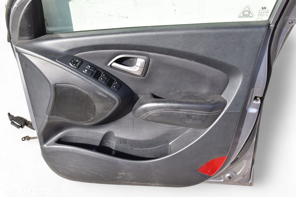 Drzwi Prawy Przód HYUNDAI IX35 I Przedlift 09-12 kod lakieru: ZAR - 9