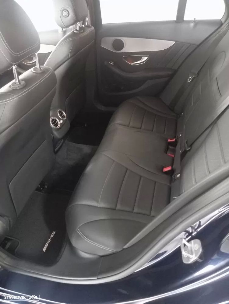 Mercedes-Benz C 220 d AMG Line — fotografia 33