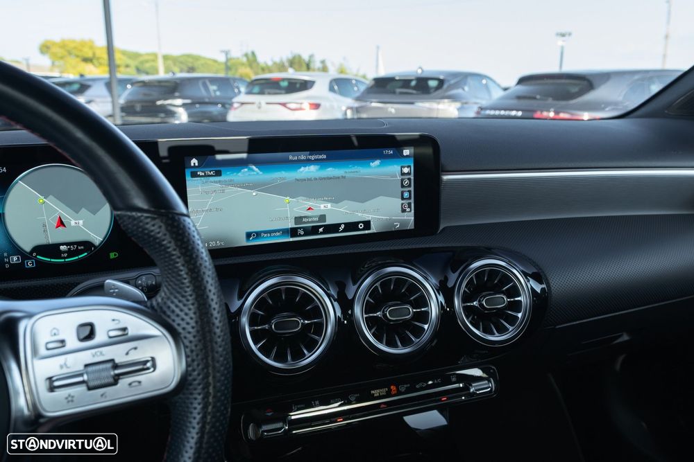 Mercedes-Benz A 250 e AMG Line - 14