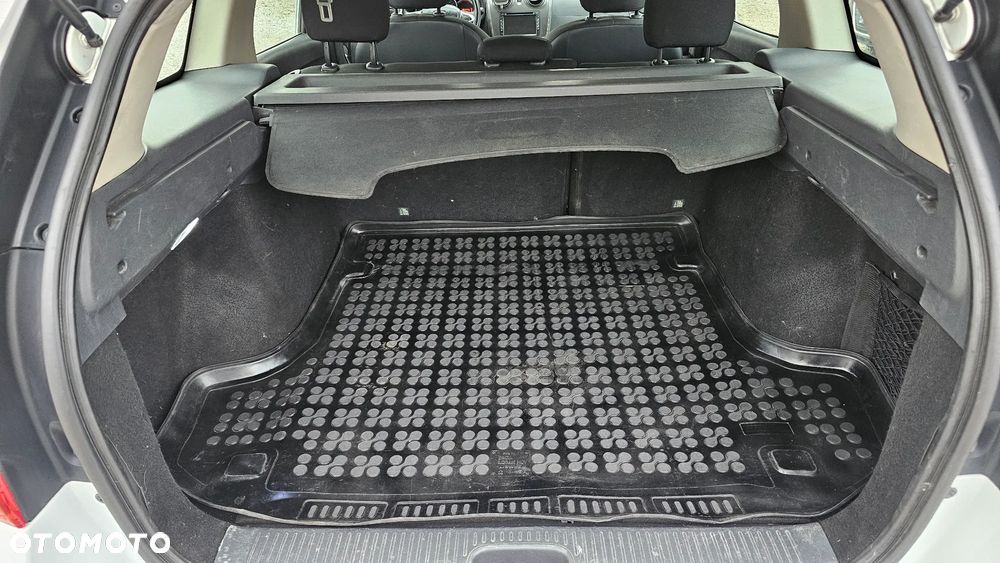 Dacia Logan 1.2 16V Laureate EU6 - 27