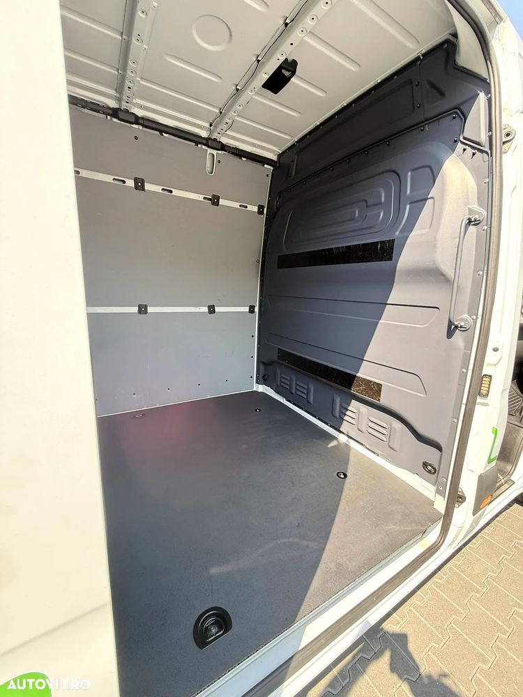 Mercedes-Benz eSprinter - 11