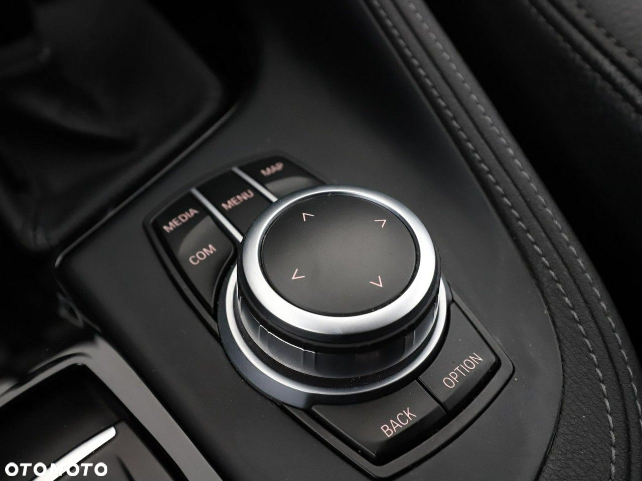 BMW X1 sDrive18d xLine - 32
