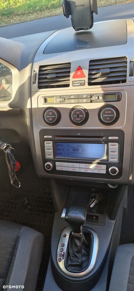 Volkswagen Touran 2.0 TDI Highline DSG - 6