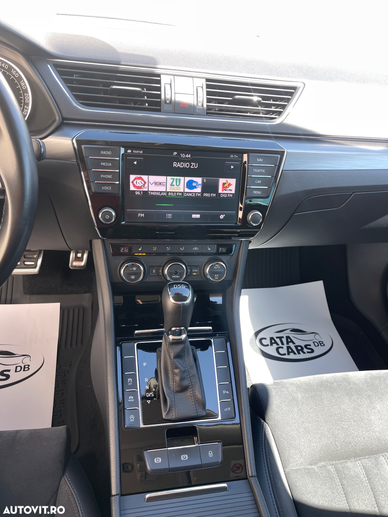Skoda Superb 2.0 TDI DSG Style - 29