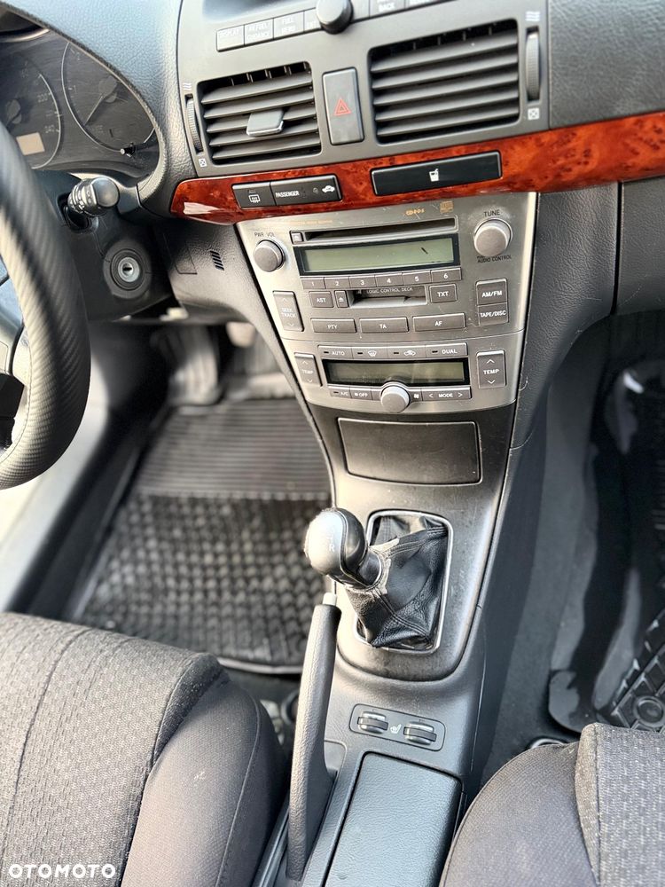 Toyota Avensis 2.0 D-4D Sol - 12