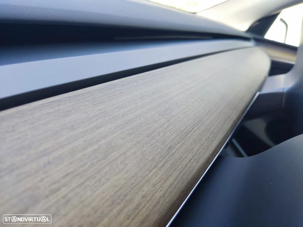 Tesla Model Y Long Range Tração Integral - 24