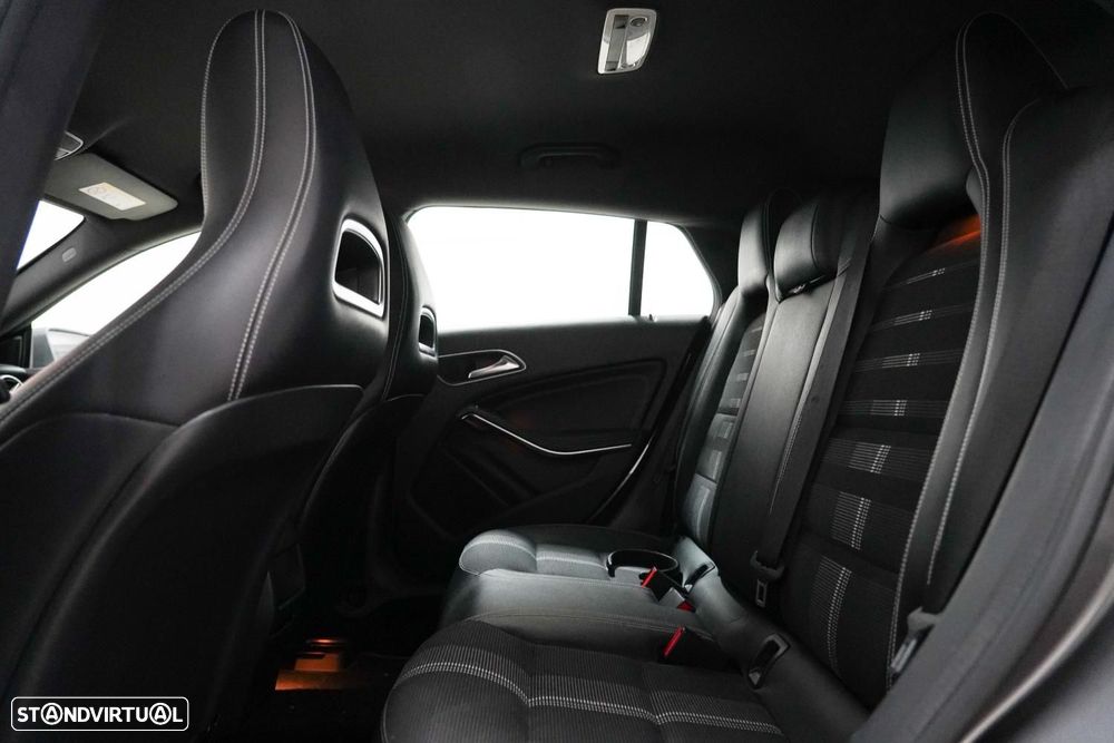 Mercedes-Benz CLA 180 d Shooting Brake Urban - 8