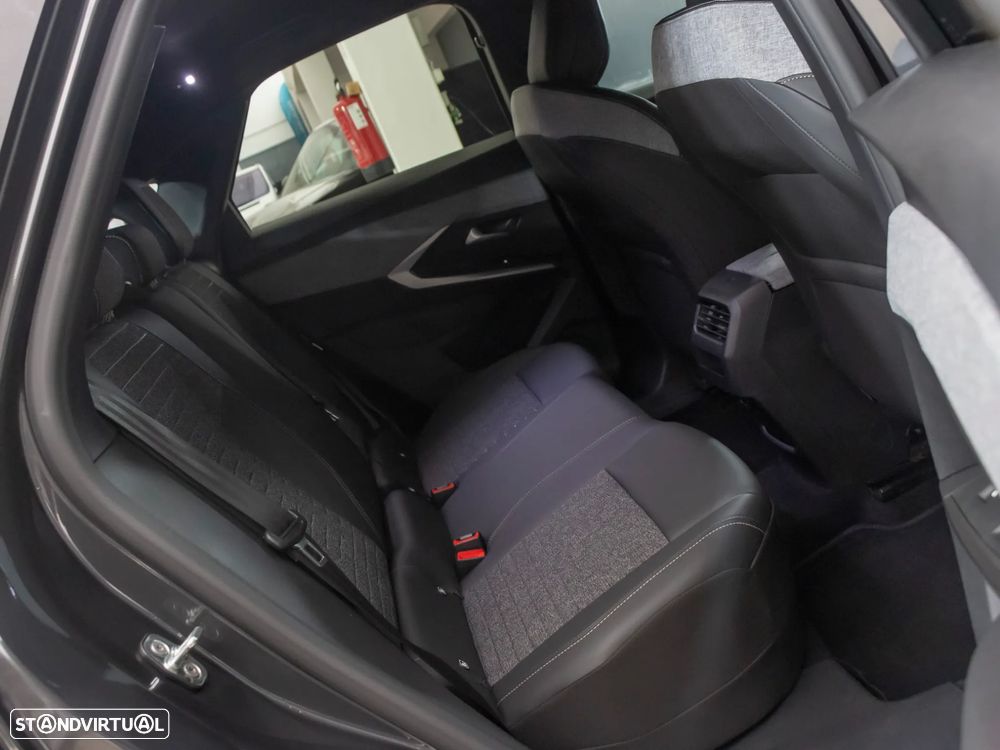 Peugeot 3008 1.2 Hybrid Allure e-DCS6 - 11